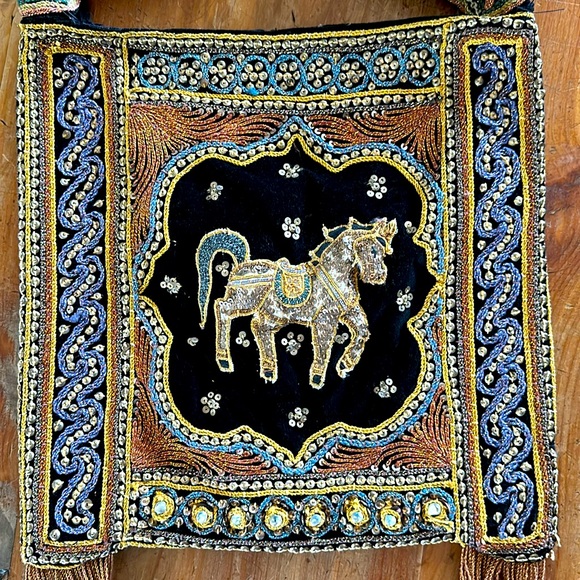 Vintage Burmese Kalaga Tapestry Crossbody Bag - Picture 2 of 13